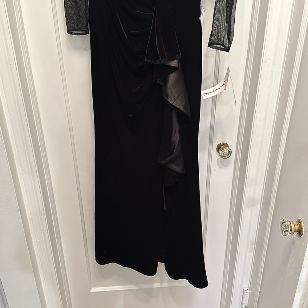 Black Betsy & Adam Gown - Picture 5 of 8